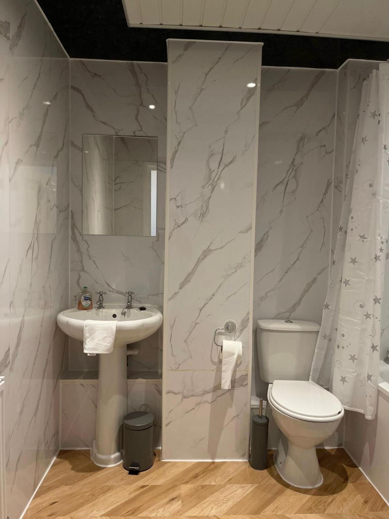 Eldridge Court Apartment ダグナム エクステリア 写真
